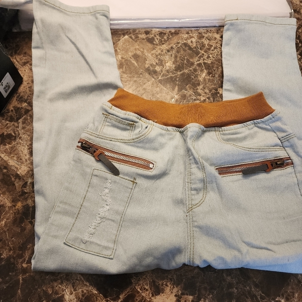 V4 - Kids Pull On Jeans 130 / 6 to 7 year old